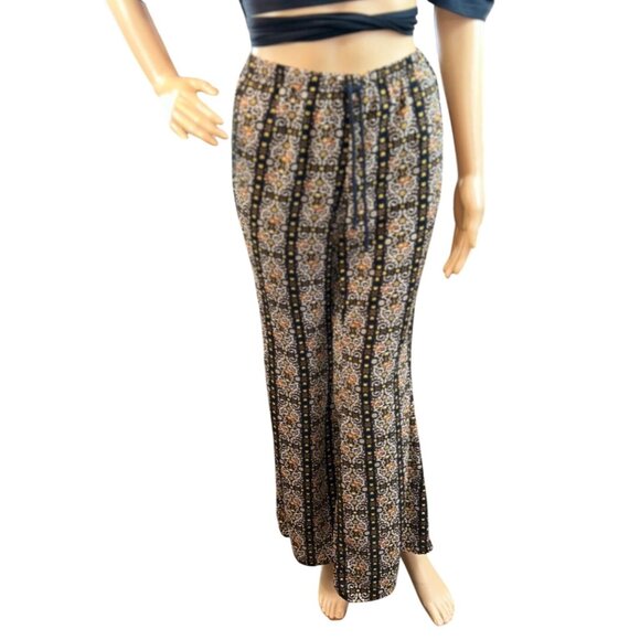 (6 for $25) Xhilaration Mid-Rise Boho Paisley Flare Pants Size XS - Picture 1 of 5